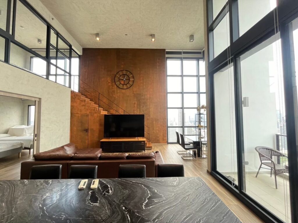 Loft Asoke for 3 bed room