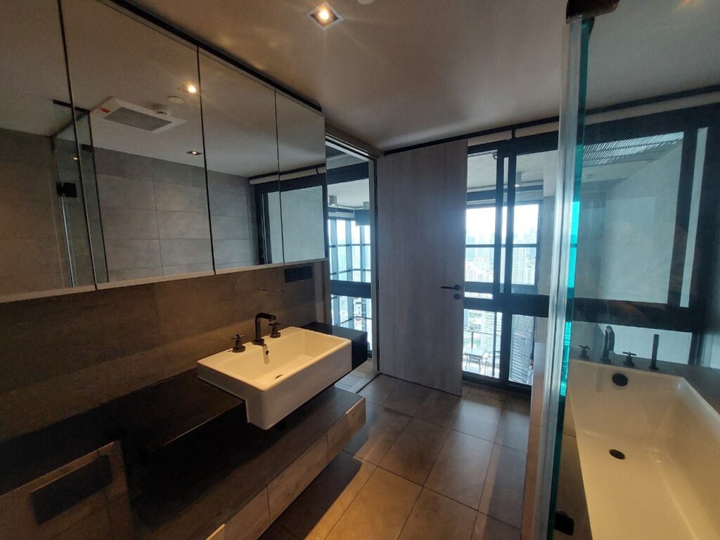 Loft Asoke for 3 bed room