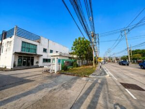 Sun Automotive (Thailand) Co., Ltd.  道路付け写真
